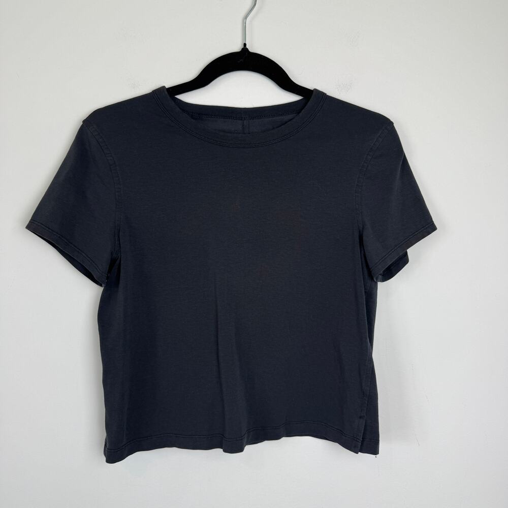 Lululemon Women's Black Cropped Short Sleeve Shirt Small